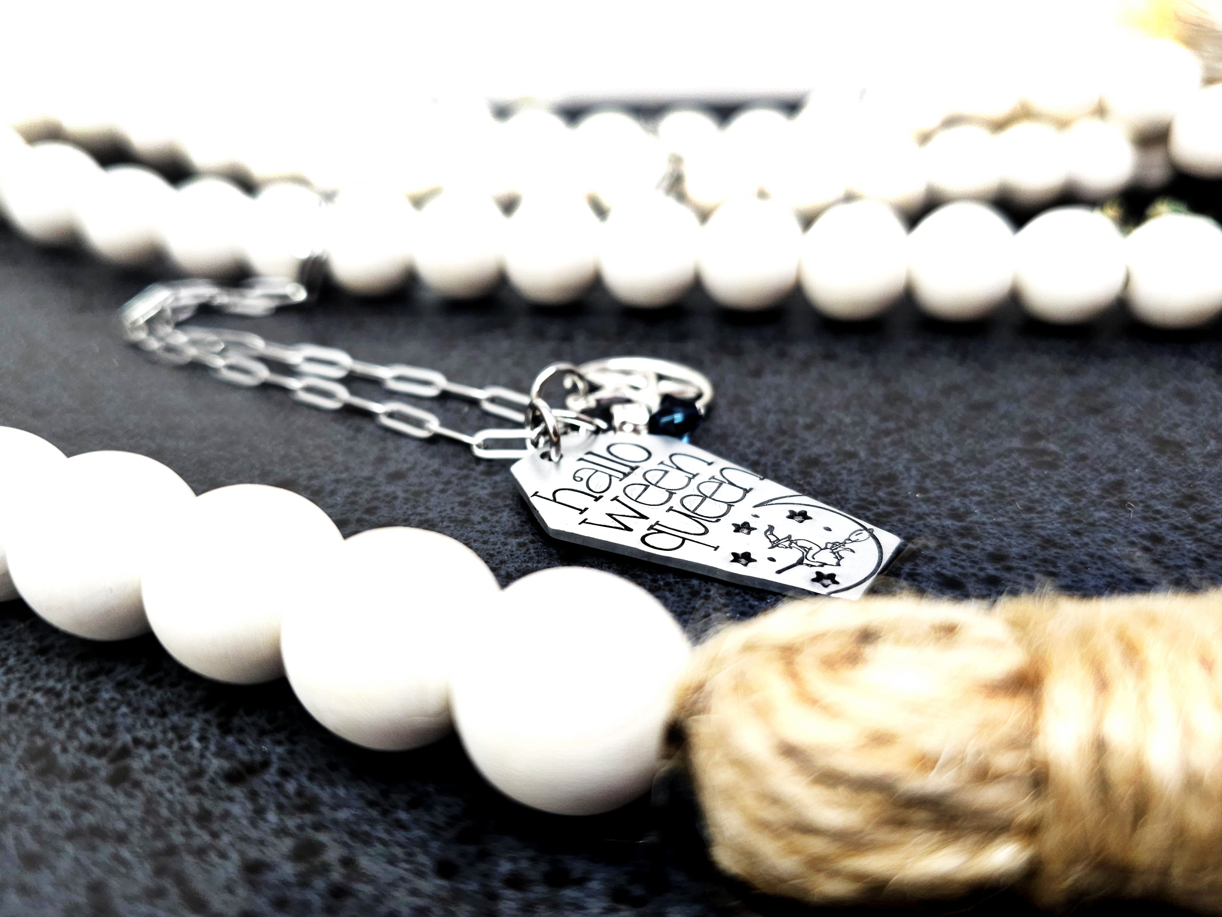 Halloween Queen Coffin Necklace, Halloween Necklace, Halloween Quotes, Coffin Jewelry Halloween Necklace, Spooky Jewelry