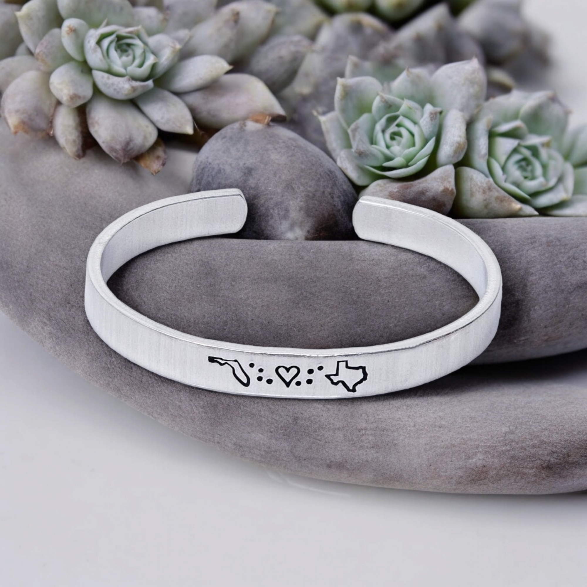 I Miss You Jewelry, States Bracelet, Long Distance Family, Near or Far, Away From Family, Long Distance Mom Gift, Grandma Gift, Moving Gift