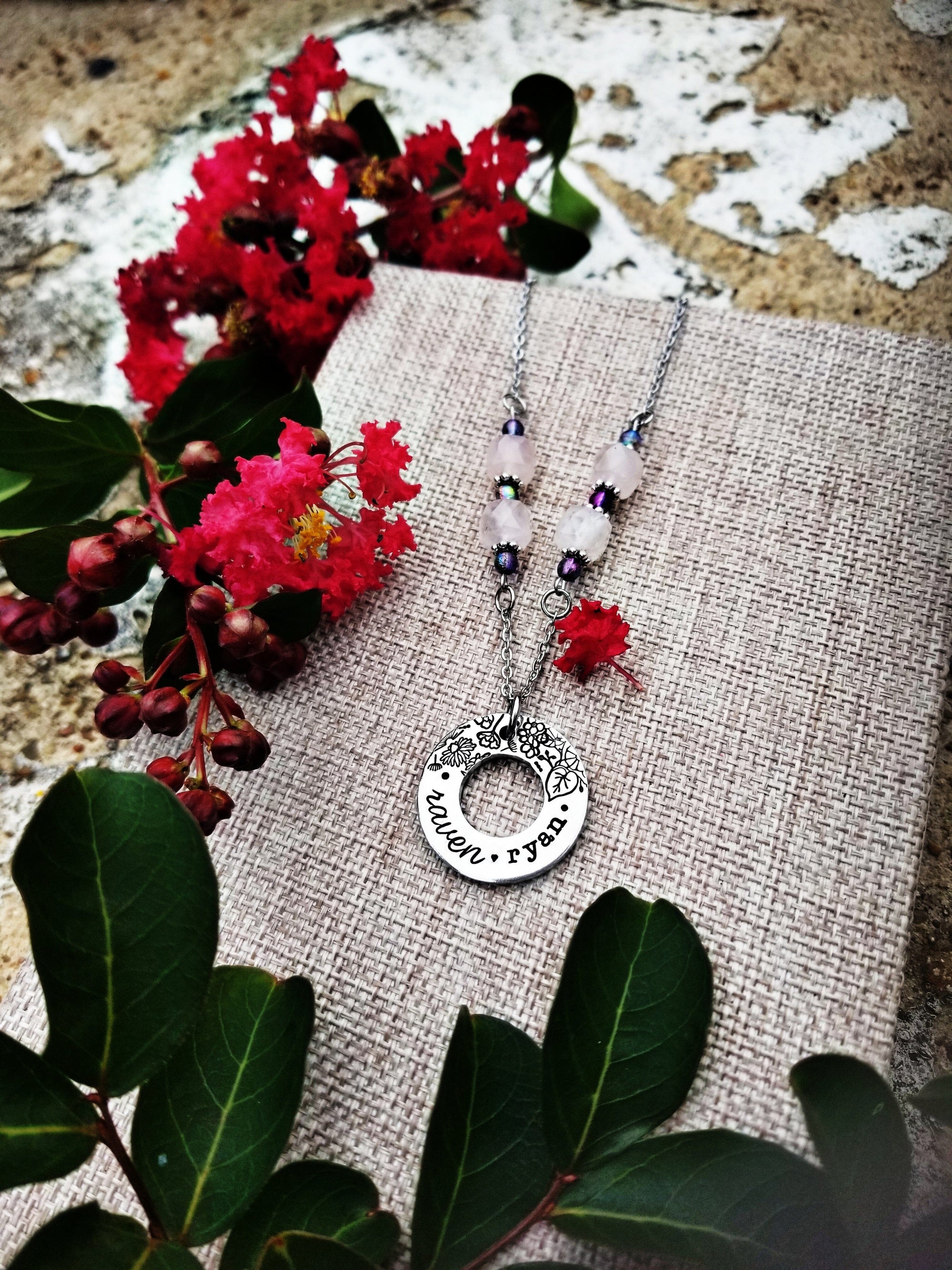 Name Washer Necklace, Floral Name Jewelry, Children's Name Necklace, Mother's Necklace, Kids Name Jewelry, Custom Mom Necklace, Monogram