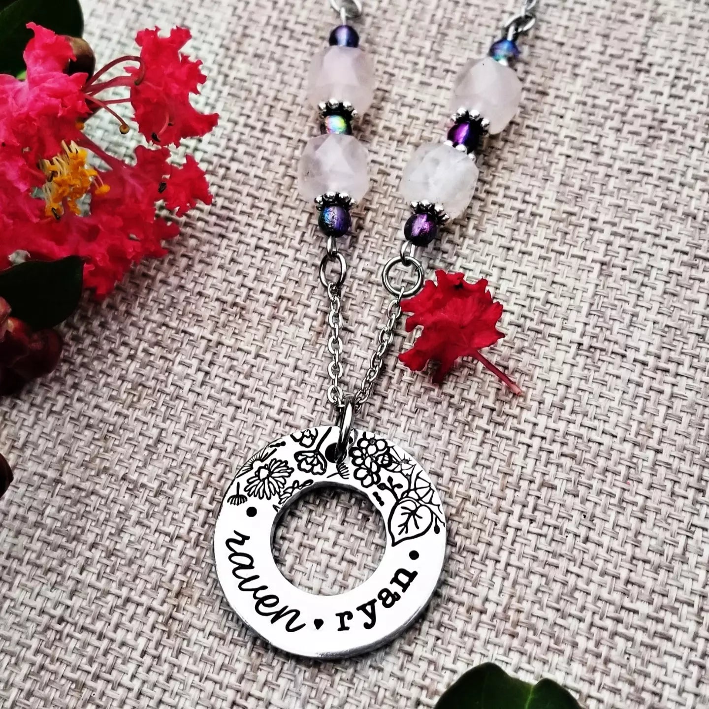 Name Washer Necklace, Floral Name Jewelry, Children's Name Necklace, Mother's Necklace, Kids Name Jewelry, Custom Mom Necklace, Monogram