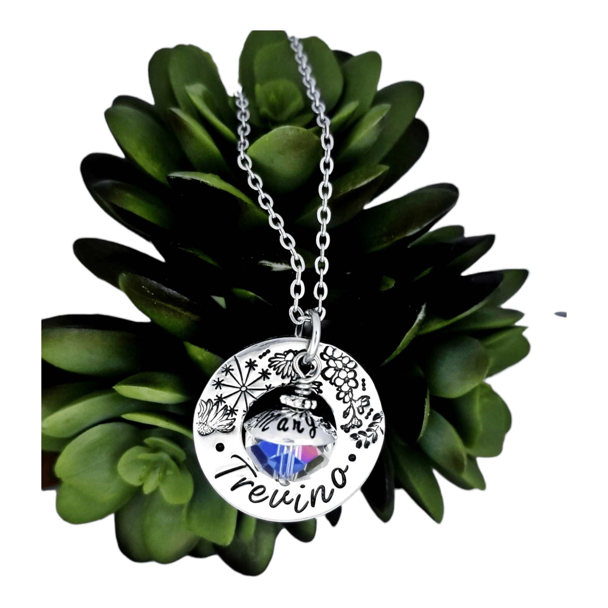 Last Name Necklace, Family Necklace, Surname Necklace, Personalize Jewelry, Family Memorial Necklace, Mourning Gift, Remembrance Jewelry