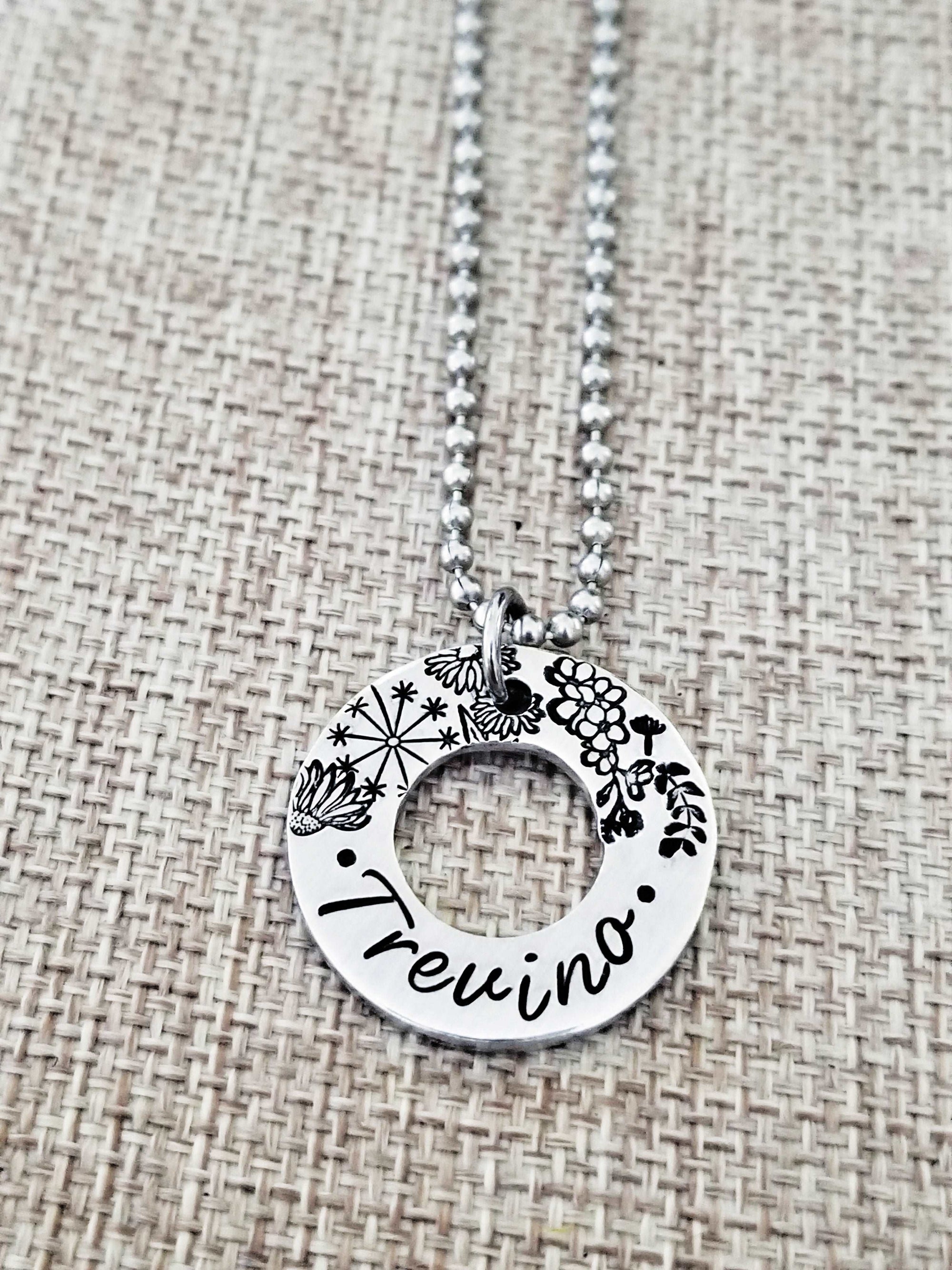 Last Name Necklace, Family Necklace, Surname Necklace, Personalize Jewelry, Family Memorial Necklace, Mourning Gift, Remembrance Jewelry